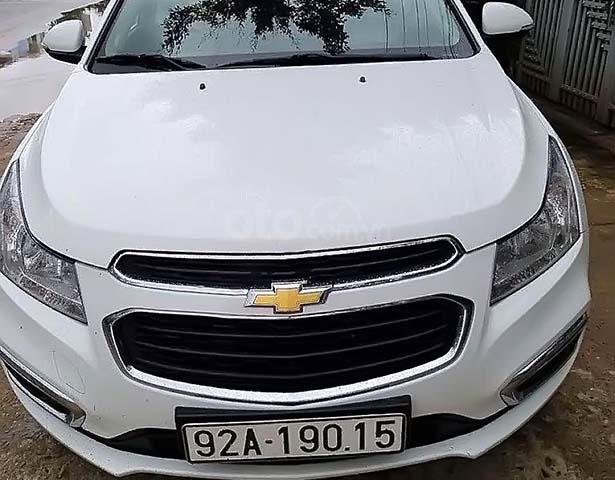 Bán Chevrolet Cruze LT 1.6L năm 2017, màu trắng, số sàn, giá tốt0