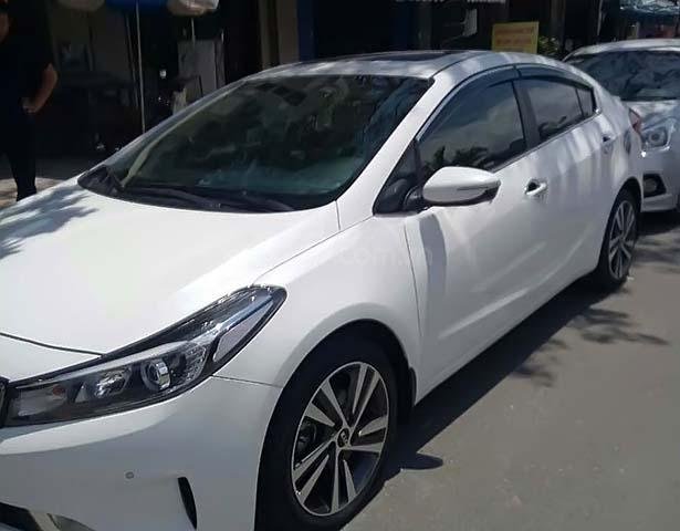 Cần bán xe Kia Cerato sản xuất 2018, như mới0