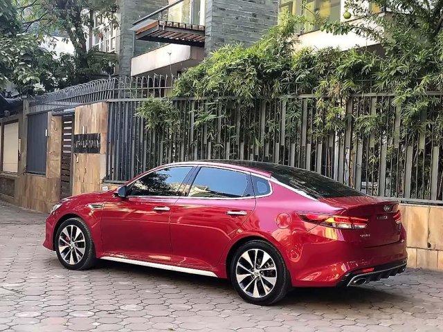 Bán ô tô Kia Optima đời 2018, màu đỏ, xe còn mới lắm