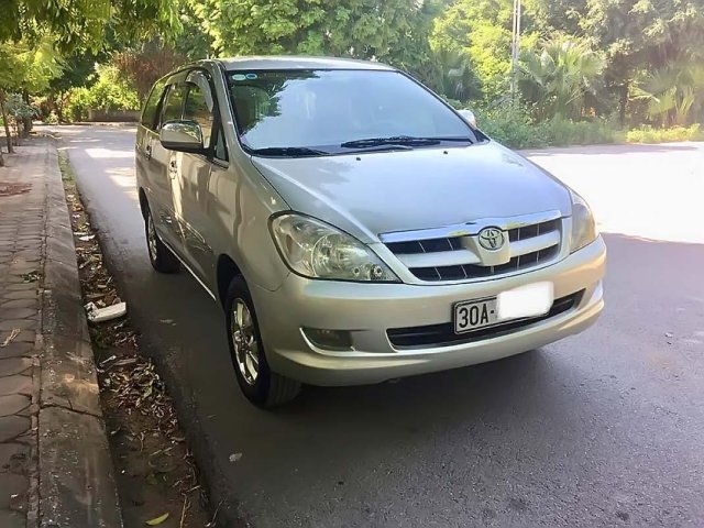 Bán Toyota Innova G đời 2008, màu hồng xe còn mới lắm