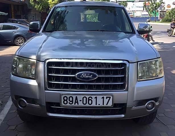 Bán ô tô Ford Everest năm 2008, màu bạc xe còn mới lắm