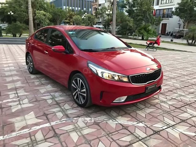 Cần bán Kia Cerato sản xuất năm 2018, màu đỏ số sàn, 505tr xe còn mới nguyên