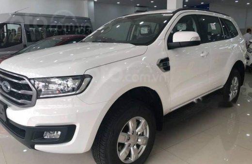 Cần bán Ford Everest 2.0L Titanium đời 2019, màu trắng, nhập khẩu