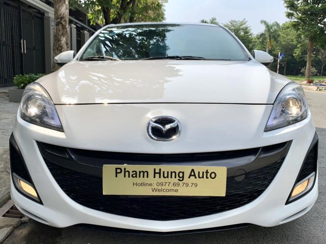 Cần bán gấp Mazda 3 màu trắng