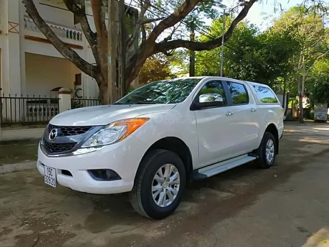 Cần bán Mazda BT 50 2.2L 4x2 AT sản xuất 2015, màu trắng, nhập khẩu  0