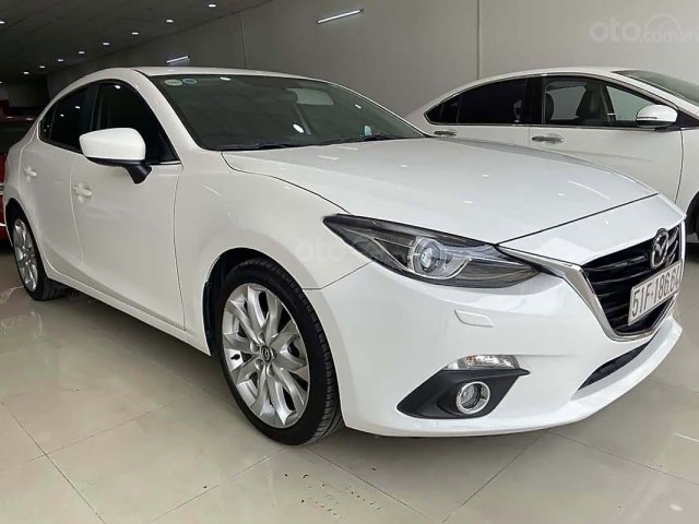 Cần bán xe Mazda 3 đời 2015, màu trắng như mới