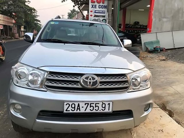 Bán Toyota Fortuner 2.5G năm 2009, màu bạc như mới, 525tr