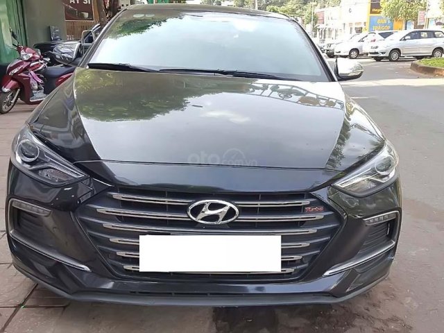 Bán Hyundai Elantra đời 2018, màu đen, số tự động0