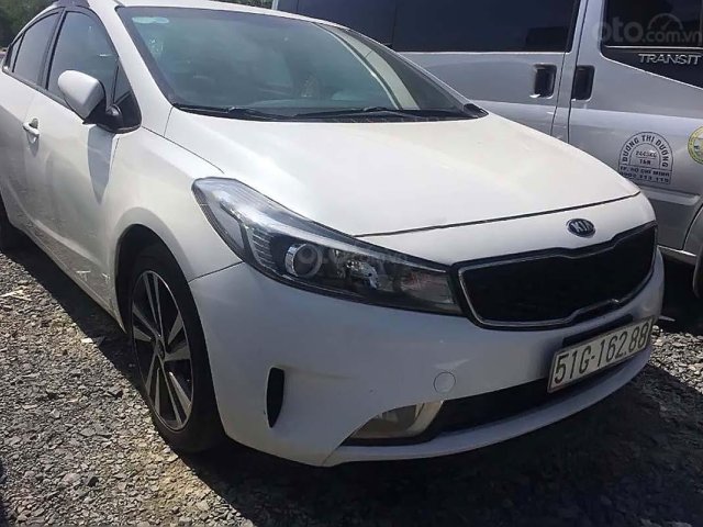 Bán Kia Cerato 1.6 MT 2018, màu trắng, giá 390tr0