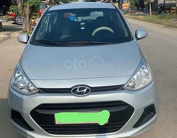 Cần bán Hyundai Grand i10 sản xuất năm 2017, màu bạc, nhập khẩu0