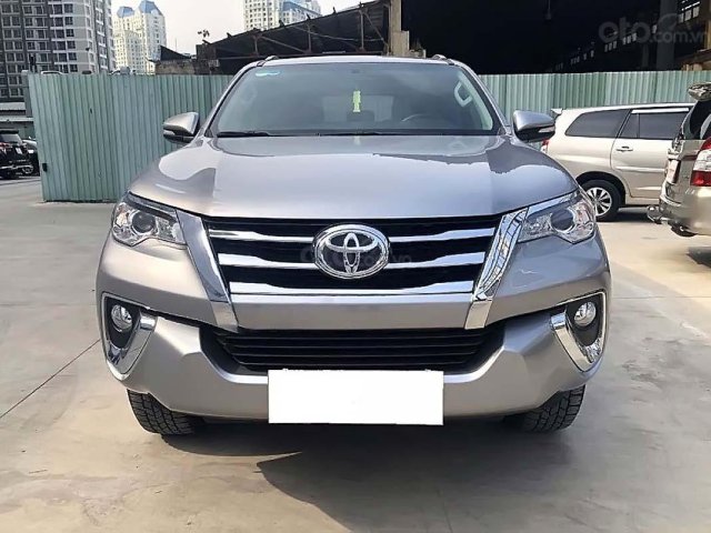 Cần bán lại xe Toyota Fortuner năm 2017, màu bạc, nhập khẩu nguyên chiếc số tự động0