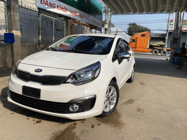 Cần bán lại xe Kia Rio đăng ký lần đầu 2015, màu trắng, xe gia đình, giá chỉ 330 triệu đồng0