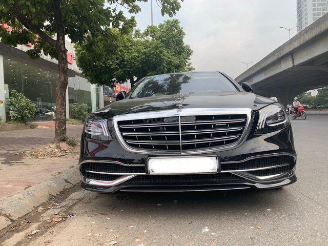 Cần bán xe Mercedes Maybach S450 đời 2018, màu đen xe mới 99,9%, chạy 7.000 km0