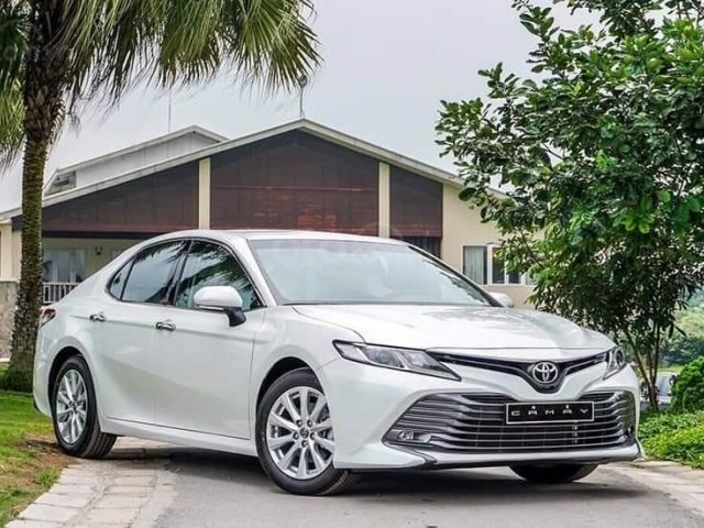 Bán gấp chiếc Toyota Camry 2019 thế hệ mới - Hỗ trợ giao xe nhanh toàn quốc0