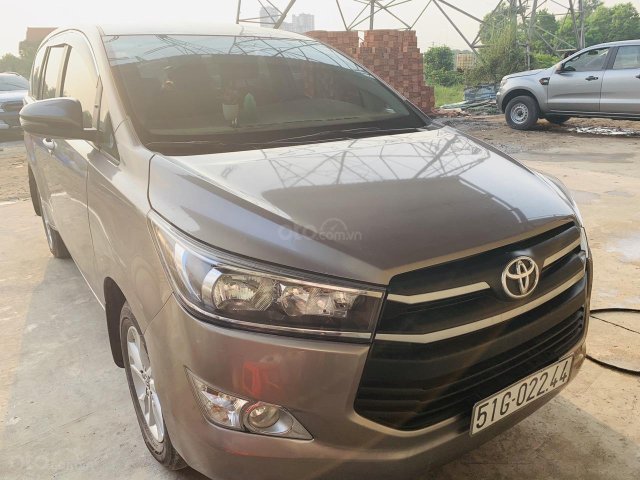 Cần bán Toyota Innova 2.0 E MT 2018 chạy lướt, hỗ trợ trả góp0