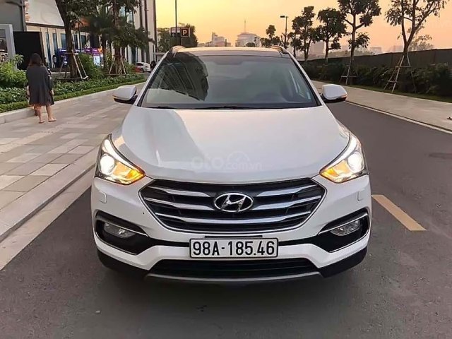 Bán Hyundai Santa Fe 2.2AT 2018, màu trắng0