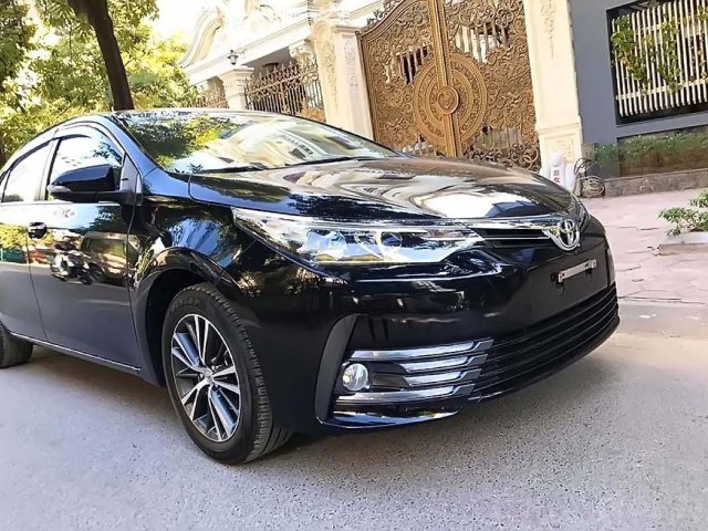 Bán xe cũ Toyota Corolla Altis năm 2018, màu đen