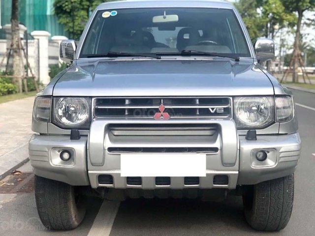 Cần bán xe Mitsubishi Pajero sản xuất 2005, màu bạc, xe còn mới lắm0