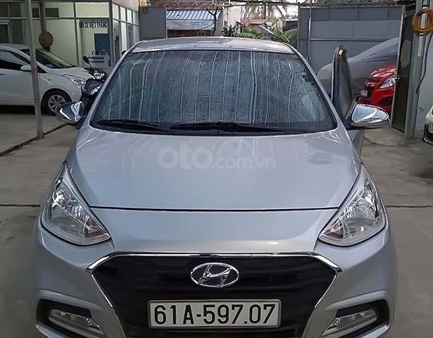 Bán ô tô Hyundai Grand i10 đời 2019, màu bạc, xe còn mới lắm