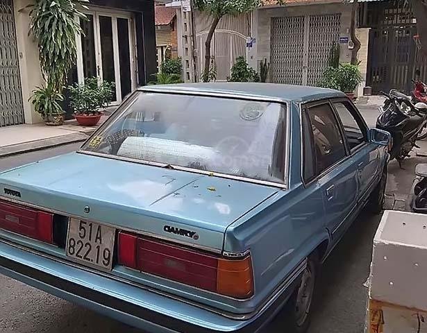 Cần bán gấp Toyota Camry đời 1990, màu xanh lam, nhập khẩu chính hãng