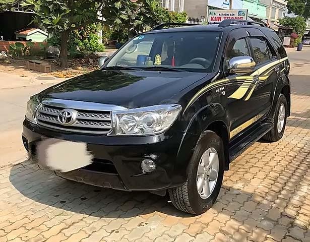 Bán Toyota Fortuner đời 2009, màu đen, giá 445tr xe còn mới lắm