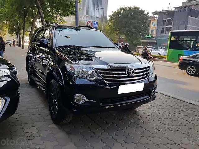 Bán Toyota Fortuner 2.7V 4X2 AT sản xuất năm 2016, màu đen, số tự động