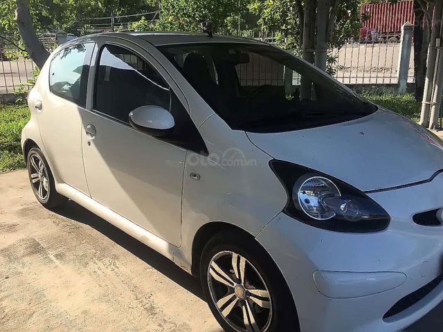 Cần bán gấp Toyota Aygo đời 2006, màu trắng, nhập khẩu0