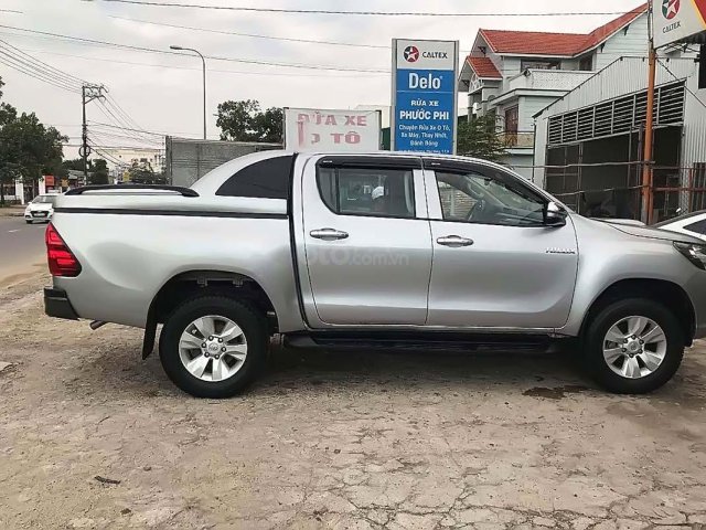 Cần bán Toyota Hilux đời 2015, màu bạc, nhập khẩu như mới, giá 550tr0