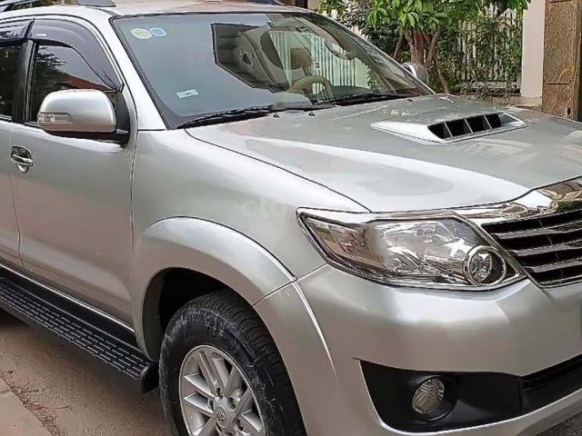 Cần bán lại xe Toyota Fortuner 2.5G MT năm sản xuất 2014, màu bạc số sàn, giá tốt0