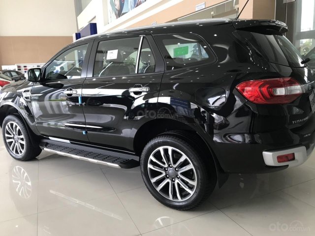 Chỉ với 350 triệu, lăn bánh ngay xe Ford Everest Titanium 4x4 AT Bi-Turbo đời 2019, xe nhập khẩu, LH 0969.016.692