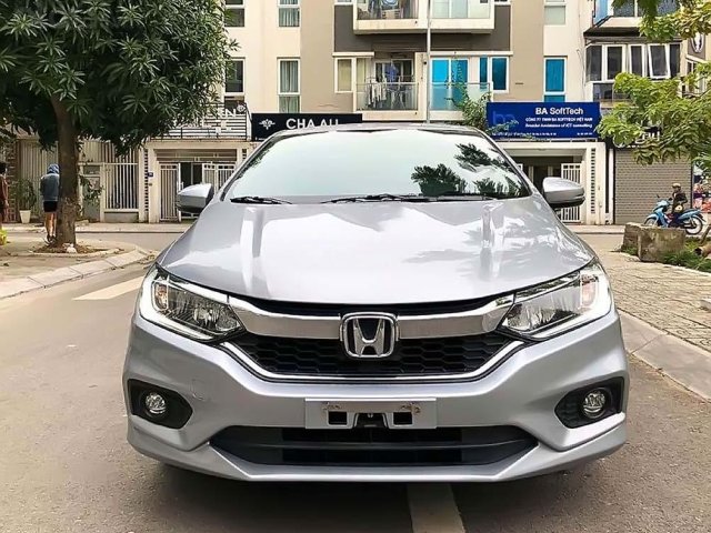 Cần bán gấp Honda City 1.5Top năm 2018, màu bạc