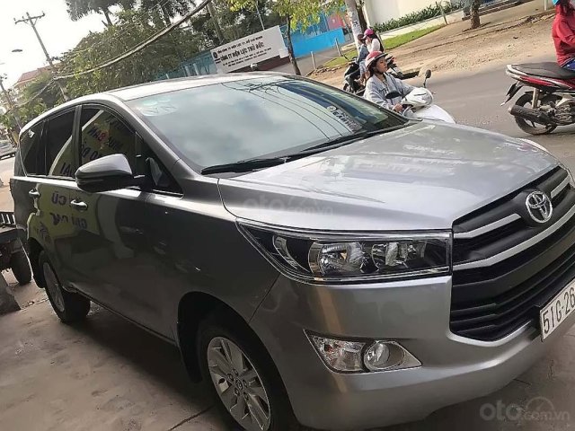 Bán Toyota Innova đời 2017, màu xám, 635tr xe còn mới lắm0