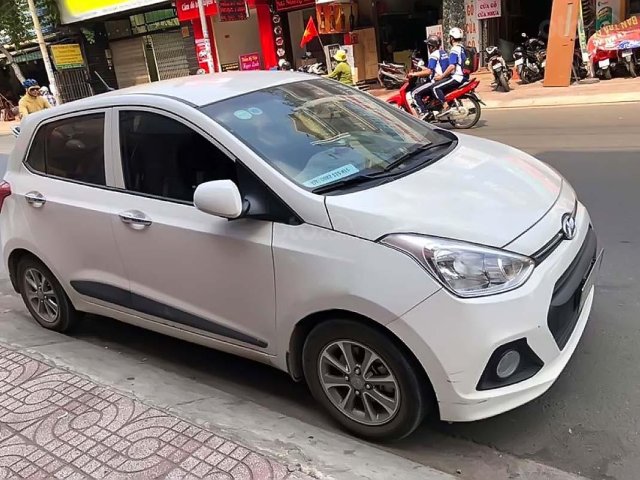 Cần bán lại xe Hyundai Grand i10 1.2 MT năm sản xuất 2016, màu trắng, nhập khẩu xe gia đình, 310tr0