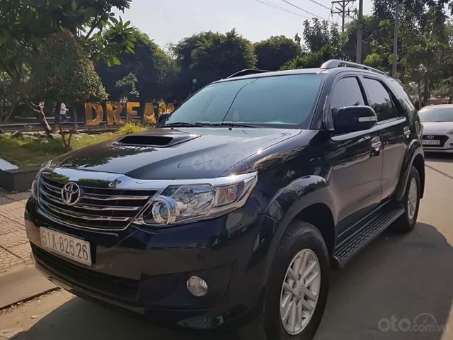 Cần bán gấp Toyota Fortuner 2.5G sản xuất năm 2014, màu đen đã đi 75.000 km 