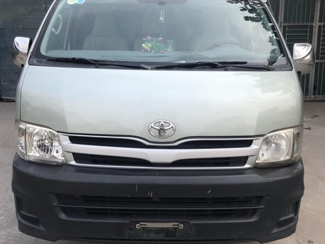 Bán xe Toyota Hiace đăng kí 2011, màu xanh lục, giá 395tr