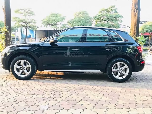 Cần bán Audi Q5 2.0 AT 2017, màu đen, nhập khẩu, số tự động0