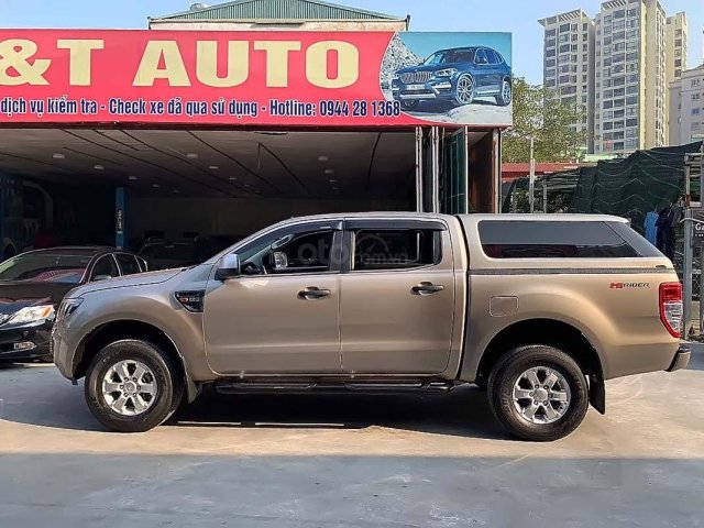 Bán ô tô Ford Ranger năm 2015, màu vàng, xe nhập số tự động