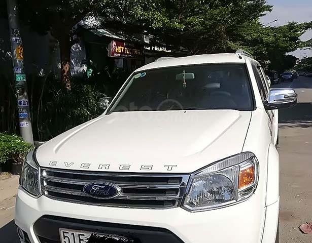 Bán Ford Everest năm sản xuất 2015, màu trắng chính chủ0