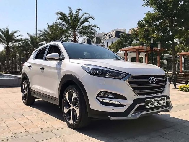 Xe Hyundai Tucson 1.6 AT Turbo đời 2018, màu trắng còn mới, giá tốt0