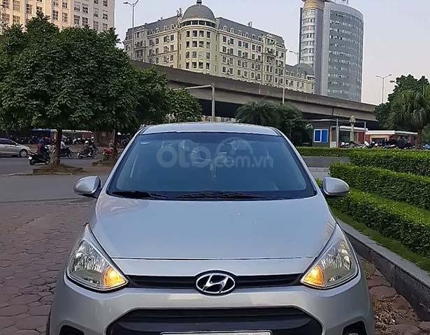 Bán Hyundai Grand i10 1.0 sản xuất năm 2015, màu bạc, nhập khẩu nguyên chiếc số sàn, giá 268tr