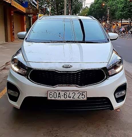 Bán Kia Rondo 2.0 MT đời 2019, màu trắng0