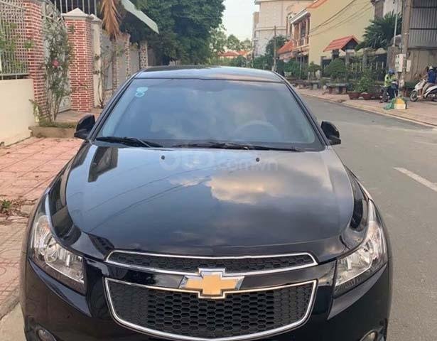 Bán xe Chevrolet Cruze 2015, màu đen xe gia đình