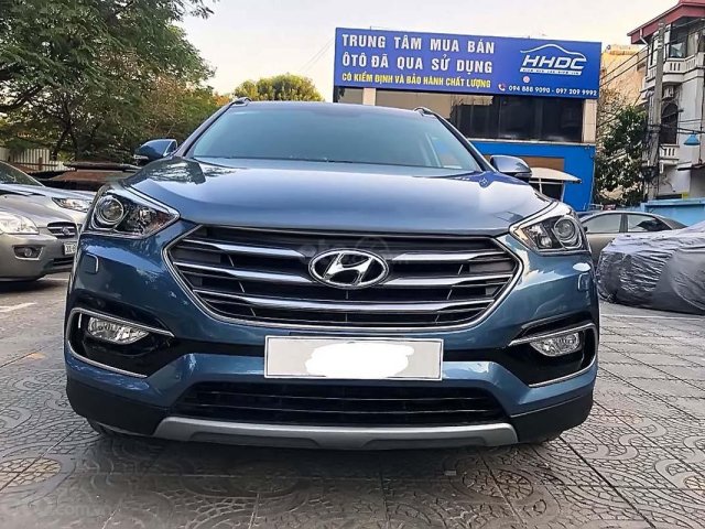 Cần bán gấp Hyundai Santa Fe đời 2017, màu xanh lam, xe còn mới lắm