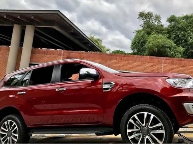 Bán Ford Everest Titanium đời 2018, màu đỏ, nhập khẩu 