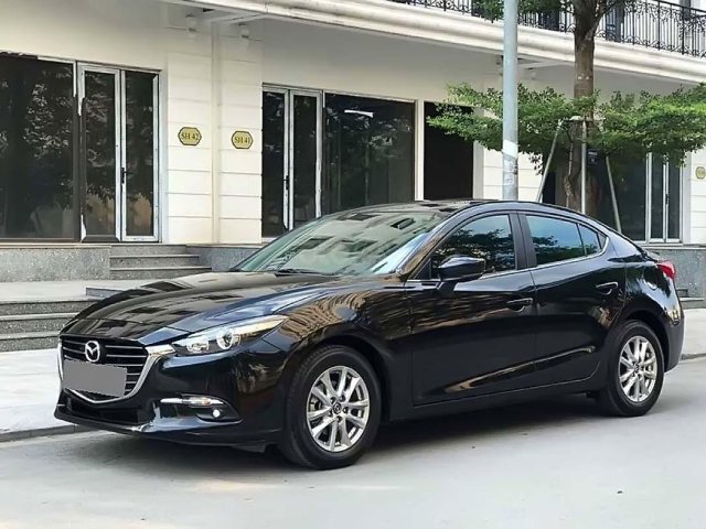 Cần bán lại xe Mazda 3 1.5 AT đời 2017, màu đen như mới0