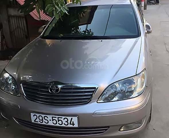 Cần bán Toyota Camry 3.0V sản xuất năm 2003, màu bạc chính chủ giá cạnh tranh0