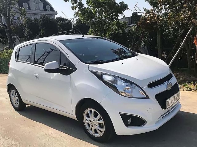 Bán xe Chevrolet Spark LTZ 1.0 AT năm 2013, màu trắng 0