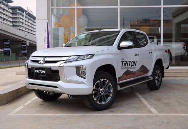 Cần bán xe Mitsubishi Triton 4x4 MT MIVEC 2019, xe nhập chính hãng0