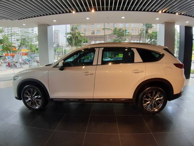 Cần bán Mazda CX-8 sản xuất 2019, màu trắng, xe sẵn, giao ngay