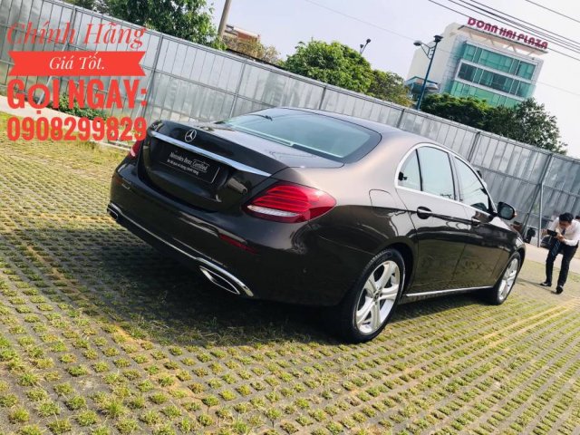 Bán xe Mercedes E250 sản xuất 2018, màu nâu, nhập khẩu nguyên chiếc